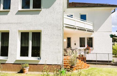 Neubukow Maison | M9 Ferienwohnung mit Balkon am Waldrand im Ostseeland