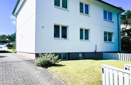 Neubukow Maison | M9 Ferienwohnung mit Balkon am Waldrand im Ostseeland
