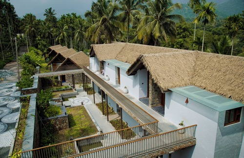 Wellington Hôtel | Maayaa riverside villa by KPM Tripenta