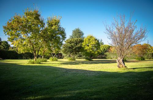 eNtokozweni Appartement | Machado Stay Pecan Cottage 1