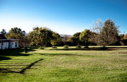 eNtokozweni Appartement | Machado Stay Pecan Cottage 1