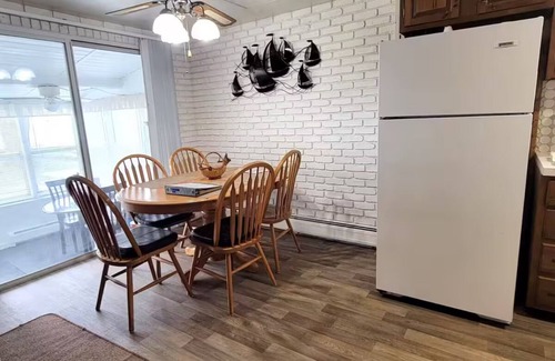 Fair Haven Maison | Macs Lake Escape, 2 waterfront homes with 2 boat wells. Lakefront relaxation!