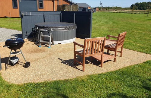 Fitling Cabine | MADAGASCAR, pet friendly, character holiday cottage in Burton Pidsea