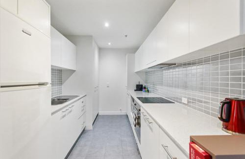 Phillip Appartement | MadeComfy Spacious Canberra Living with Courtyard
