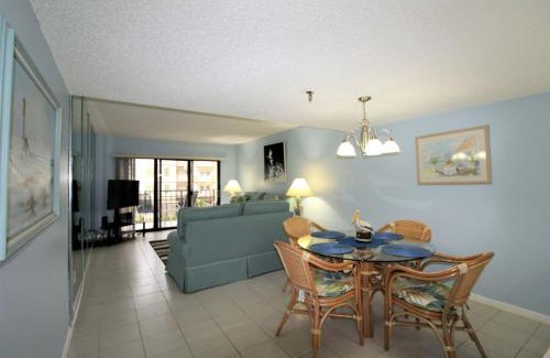 Madeira Beach Maison | Madeira Place 303 1BD 2BA Retreat Near Johns