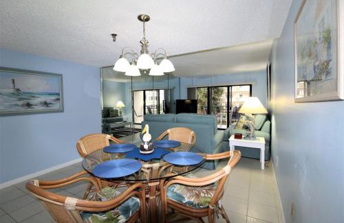 Madeira Beach Maison | Madeira Place 303 1BD 2BA Retreat Near Johns