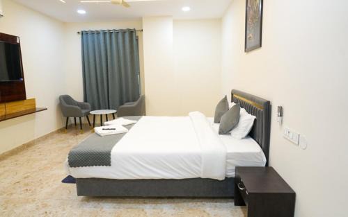 Manikonda Hôtel | Madhura Luxury Rooms