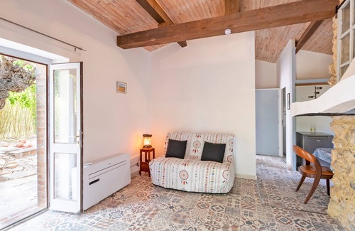 Tornac Appartement | Madi Tornac - One Bedroom Apartment, Sleeps 4