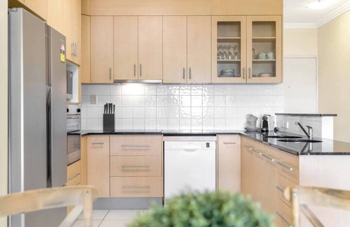 Cairns Central Business District Appartement | Madison Magic Waterfront Balcony Haven with Pool