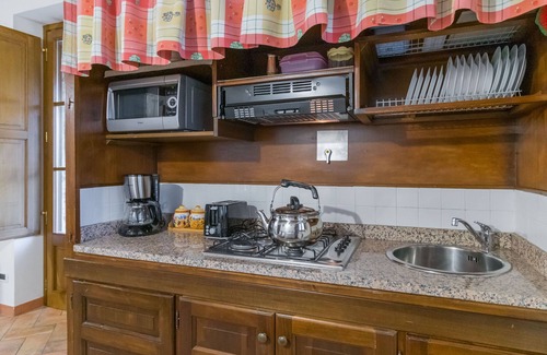 Casamaggiore Appartement | Madone E, appartement dans un agriturismo. Piscine, WiFi, tennis