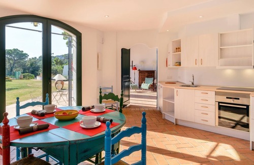 Tossa de Mar Villa | Madroños by Danlux Invest. Hacienda avec gran jardin et piscine