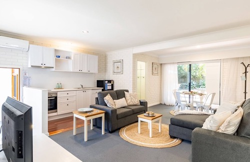 Boat Harbour Maison | Maestral II, 27a Richardson Ave - 290 metres from the waters edge , Air Con