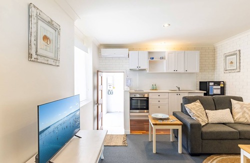 Boat Harbour Maison | Maestral II, 27a Richardson Ave - 290 metres from the waters edge , Air Con