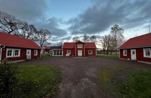 Skovde Maison | Magasinet, egen stuga på landet