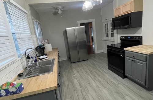 Norwood Maison | Magic City Home walkable to Top Golf, New Amphitheater, Uptown, City Walk &more!