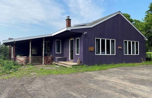 Coeymans Hollow Maison | Magic Forest Farm’s Purple Palace