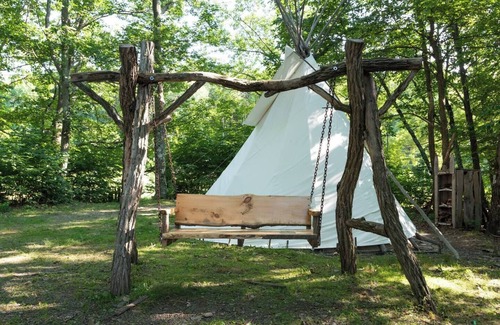 Coeymans Hollow Cabine | Magic Forest Farm Garden Tipi