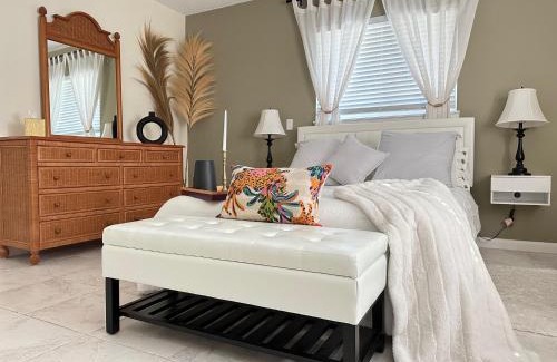 South Venice Maison | Magic Secluded Suite-Pool-Sauna plus Lake View Venice Florida