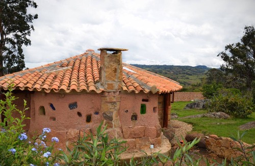 Villa de Leyva Cabine | Magical, earthen, unique hand made cabin. Relax and breath fresh air.