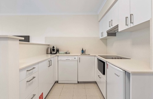 Manly Appartement | Magical Manly Summary