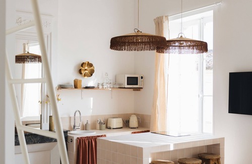 Saint-Seurin-de-Cadourne Appartement | Magnifique Suite Appartement avec piscine N°4