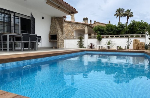 L'Escala Villa | Magnifique maison avec piscine privée.