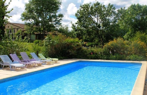 Bagat-en-Quercy Villa | Magnifiques gites avec piscine, sauna et massages, calme et bien-être.
