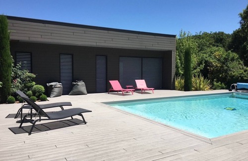 Monteleger Appartement | Magnificent Studio in Contemporary Villa with Swimming Pool & Private Parking