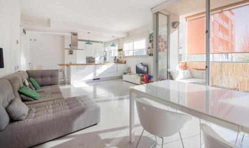 Sant Adria de Besos Appartement | Magnificent apartment close to the beach