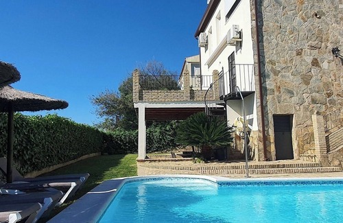 Guillena Chalet De Ski | Magnifique Casa Del Lago surnommée "le Château" Piscine privée chauffée.