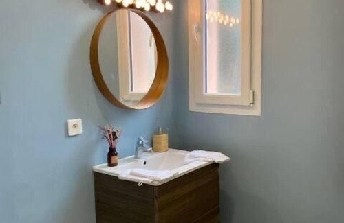 Montjuzet Appartement | Magnificent F3 with free on-site parking.