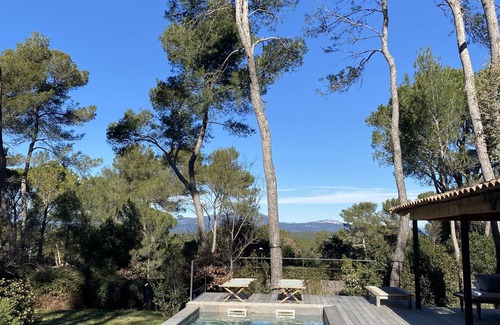 Montferrier-sur-Lez Maison | Magnifique maison d'architecte dans les pins avec vue sur le Pic sur Loup