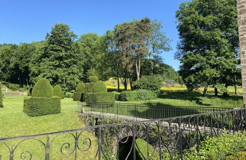 Villegusien-le-Lac Maison | Magnificent castle with swimming pool, park, between Champagne and Burgundy