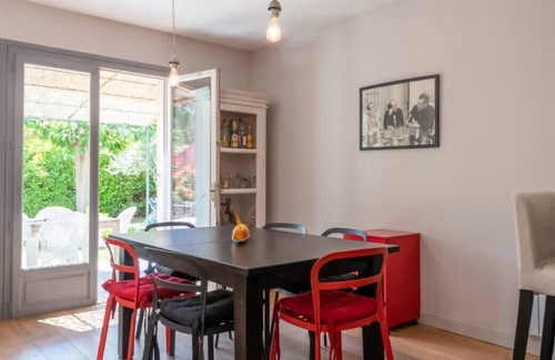 Montfavet Maison | Magnificent House With Garden And Pool