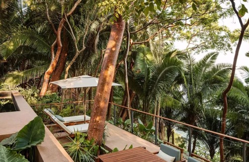 Lo de Marcos Maison | Magnificent Living in Elegance! Beachfront, Pets Allowed, Free Breakfast!