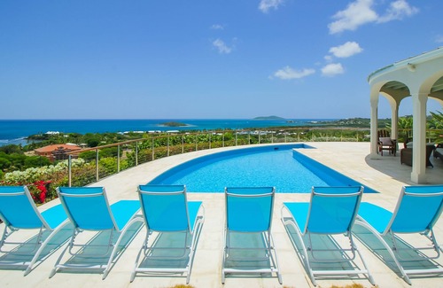 Estate Shoys Villa | Magnifique villa avec vue sur l'océan. Trois suites dans une communauté fermée