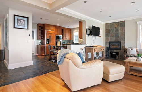 Swampscott Maison | Magnificent Ocean View; Walk to beaches and town
