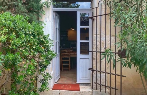 Rustrel Maison | Magnificent Provencal farmhouse for 10 people with swimming pool