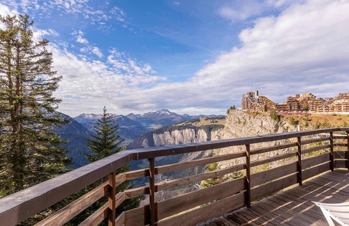 Avoriaz Chalet De Ski | Magnifique Chalet Individuel Rénové, 6 Chambres, 12 Pers. avec Services Premium