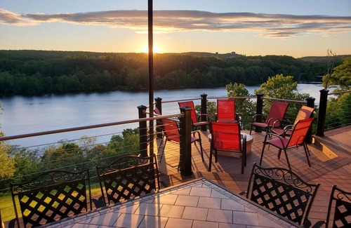 Middle Haddam Maison | Magnifique maison au bord de la rivière, complètement privée. * RÉSERVEZ 7 NUITS OBTENEZ 10% DE RÉDUCTION!*