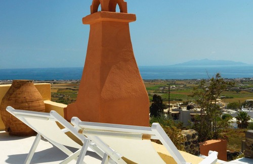 Exo Gonia Villa | Magnificent Santorini Villas | 6 Bedrooms | Zoldyk Houses | Spacious Terrace with Courtyard Views | Exo Gonia