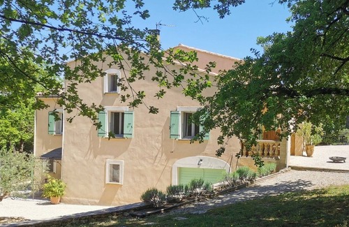 Faucon Appartement | Magnifique studio dans une superbe villa au pied du Mont Ventoux
