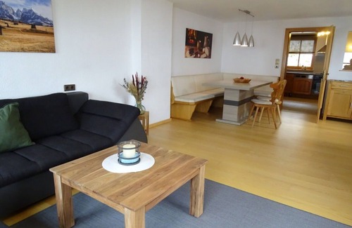Jerzens Maison | Magnificent view of the mountains. Only 6 minutes by car from the Hochzeiger ski area