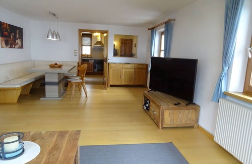 Jerzens Maison | Magnificent view of the mountains. Only 6 minutes by car from the Hochzeiger ski area