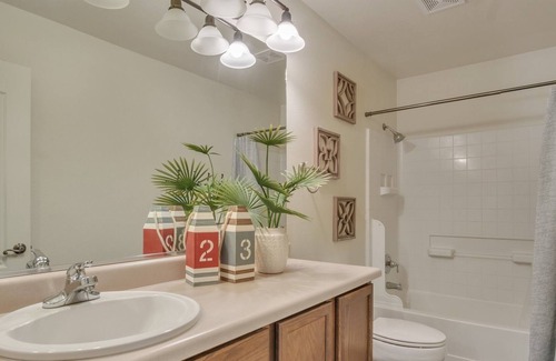 Drexel Heights Maison | Magnificent Whole House at Tucson Mtn Village sleeps 8 by RedAwning
