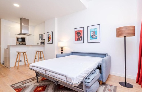 Guindalera Appartement | Magnificient Furnished Francisco Remiro Apartments in Guindalera