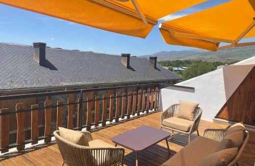 Puigcerda Appartement | Magnifico ático con vistas, parking y piscina