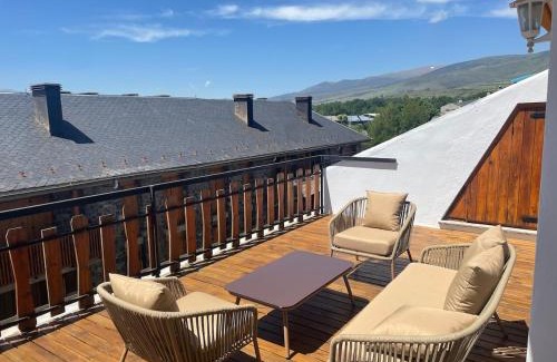 Puigcerda Appartement | Magnifico ático con vistas, parking y piscina