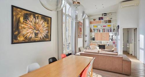 La Celle-sous-Gouzon Appartement | Magnifique appartement Triangle d'or Champs Elysées Paris