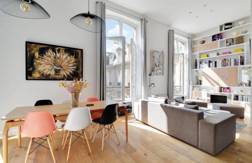La Celle-sous-Gouzon Appartement | Magnifique appartement Triangle d'or Champs Elysées Paris